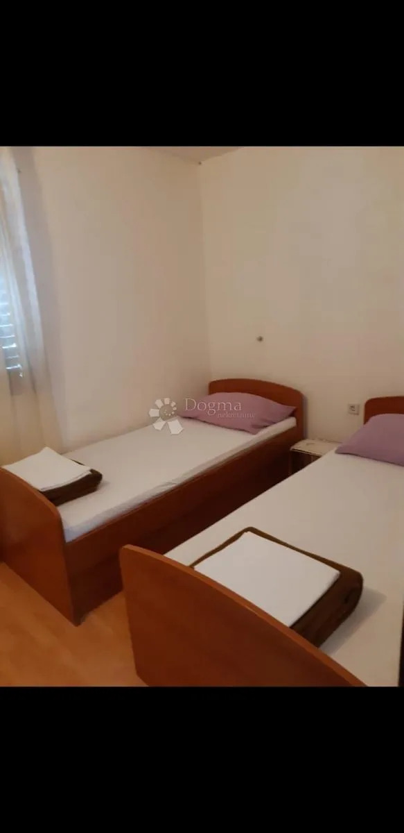 cesarica kuća sa 3 app i garaža - slika 14