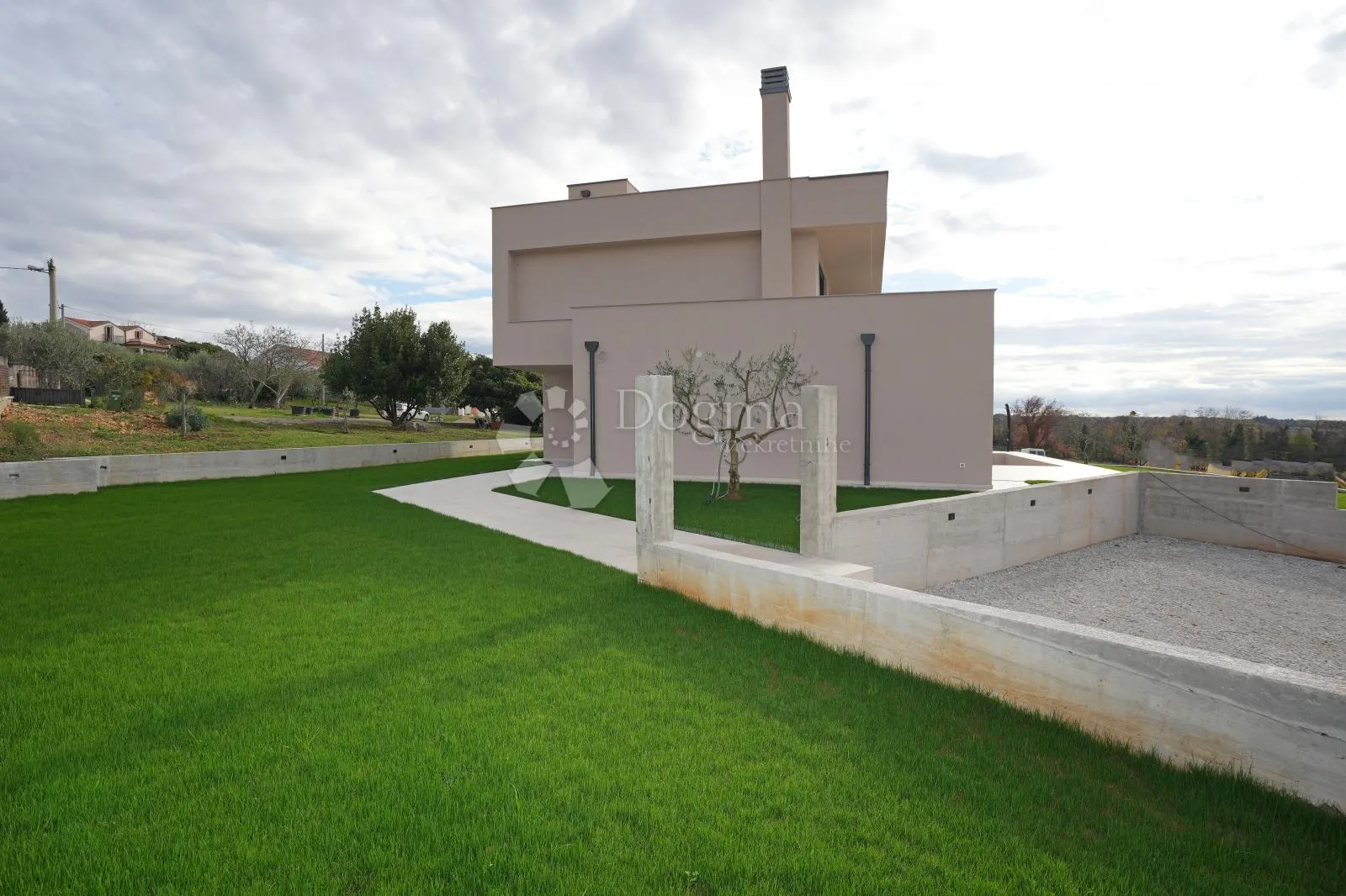 moderna vila s bazenom u naselju nedaleko poreča - slika 47