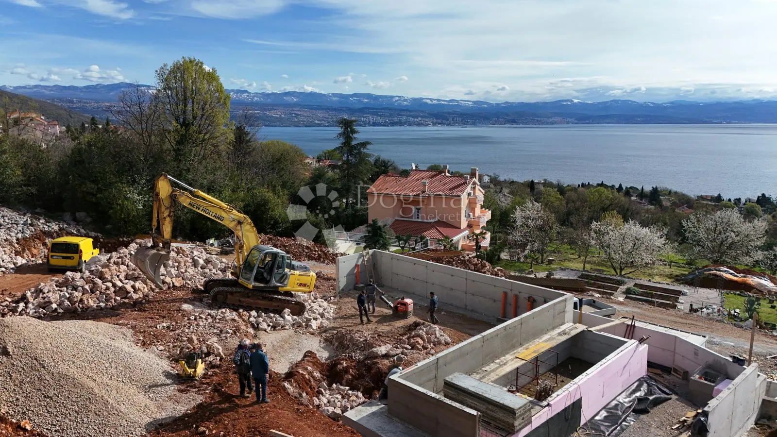 lovran oprić, penthouse u zgradi s liftom i bazenom - slika 4