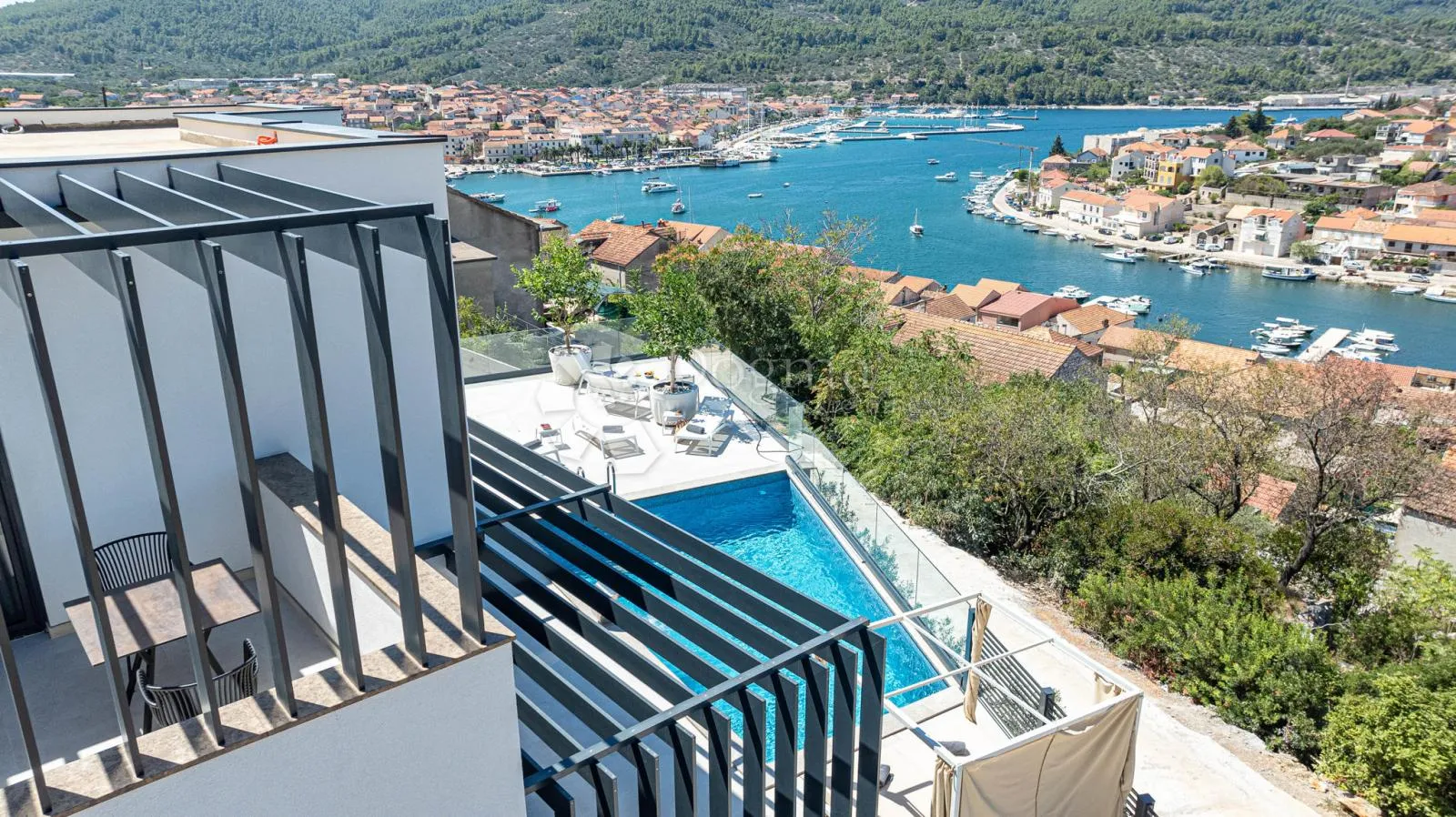 ekskluzivna moderna vila s panoramskim pogledom na more, vela luka - slika 12