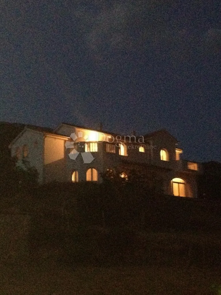 krk - baška - vila s velikim stanom i dva apartmana - slika 10