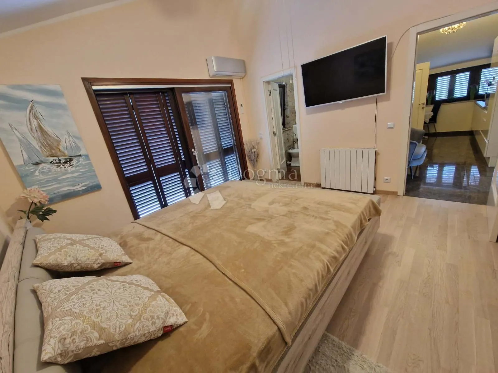 kuća s 4 apartmana - drugi red od mora - slika 54