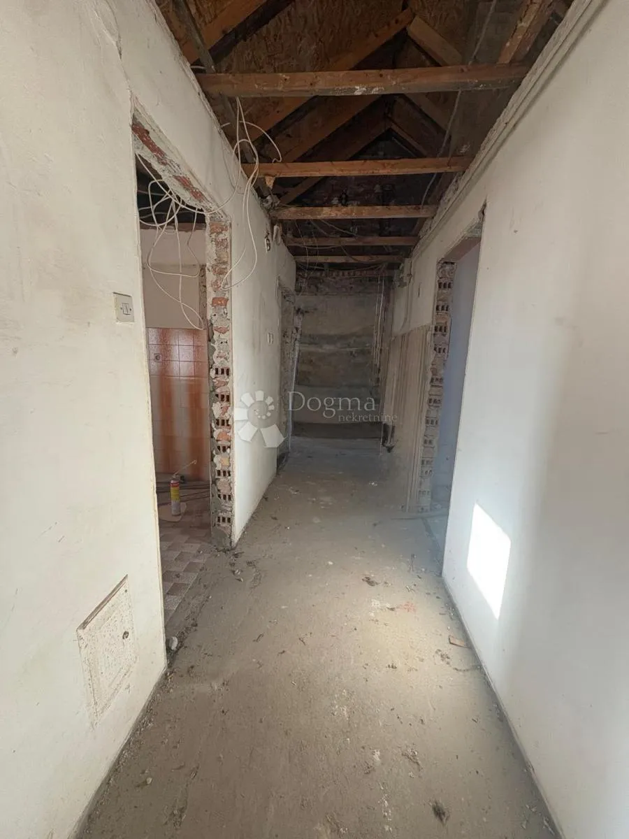 roh-bau potencijal u centru – 108 m² + dvorište - slika 6