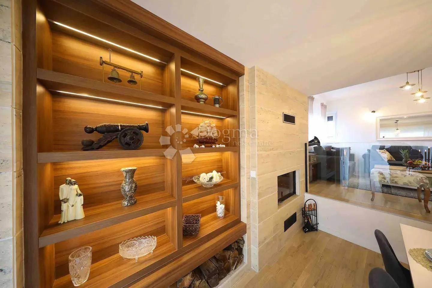 dvoetažni penthouse iz snova - krovna terasa i bazen - slika 9