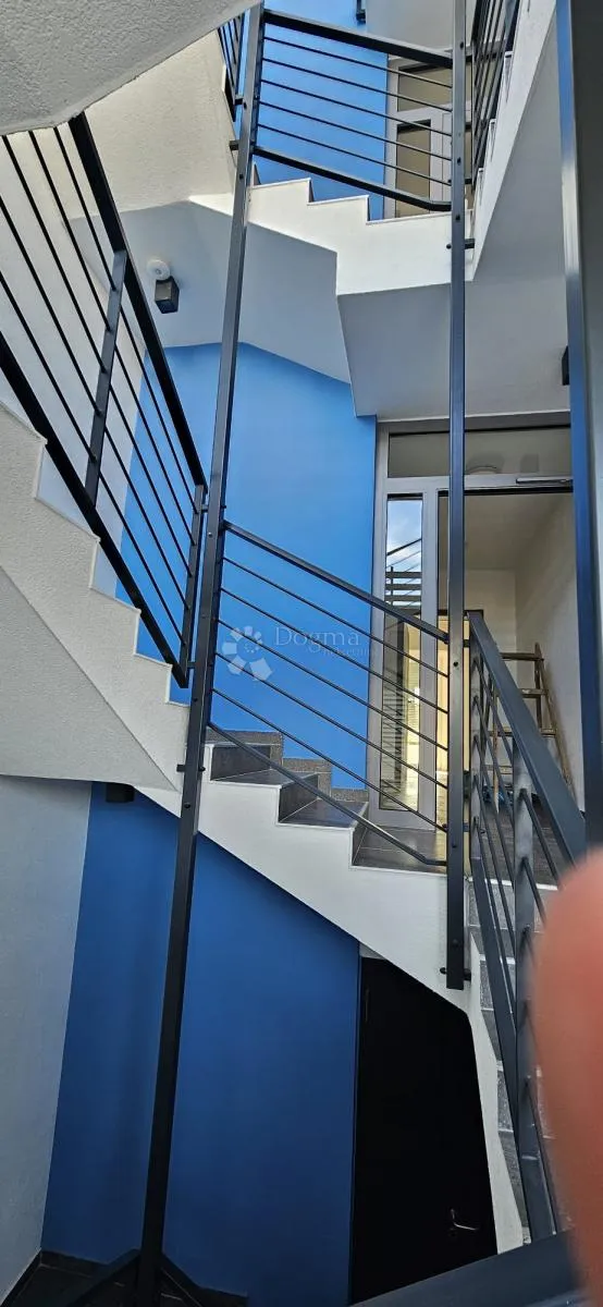 trosobni stan, penthouse, novogradnja, useljivo! - slika 8