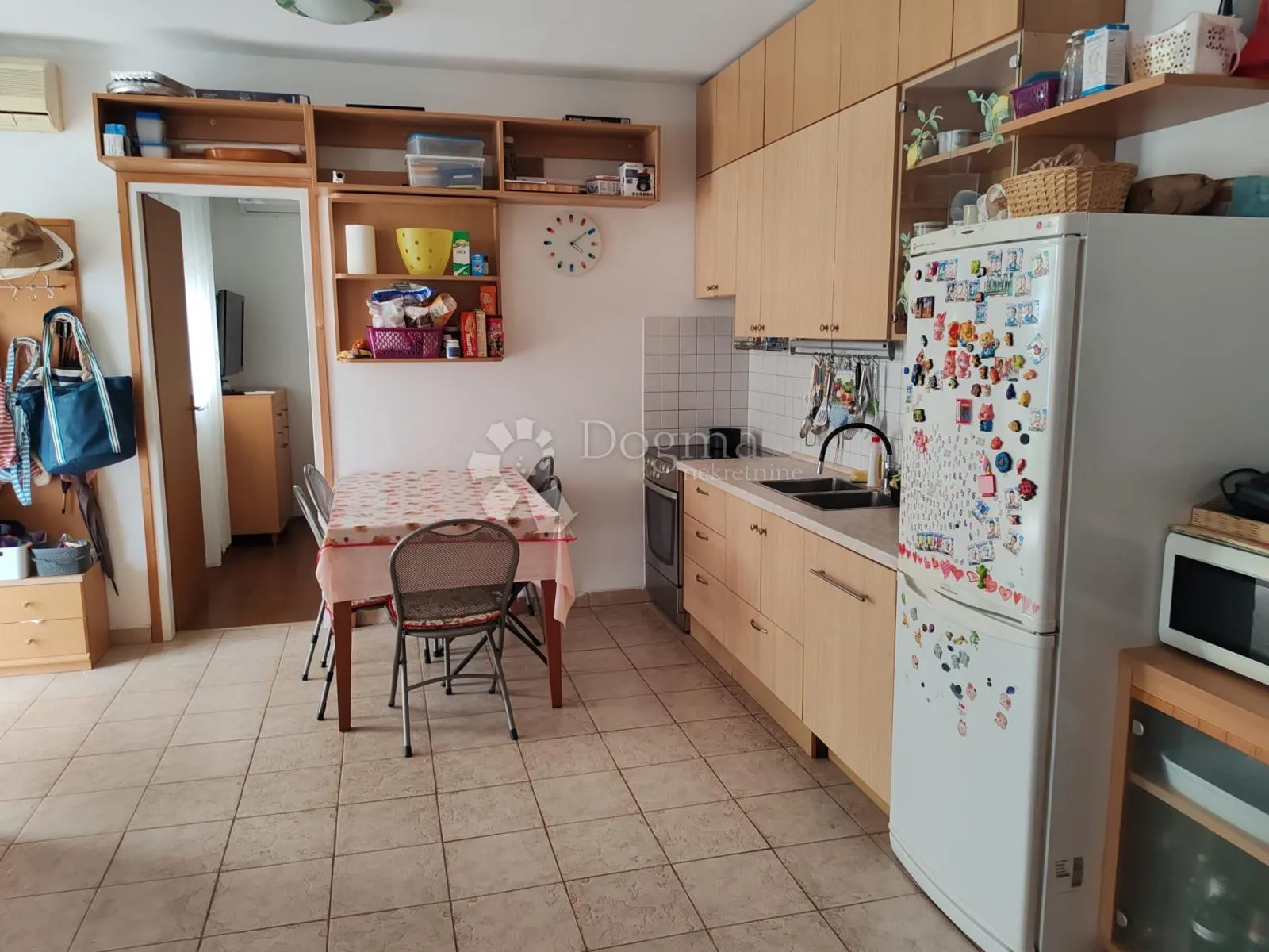 vodice-srima apartman 2.red od mora, privatni vrt+pm - slika 26