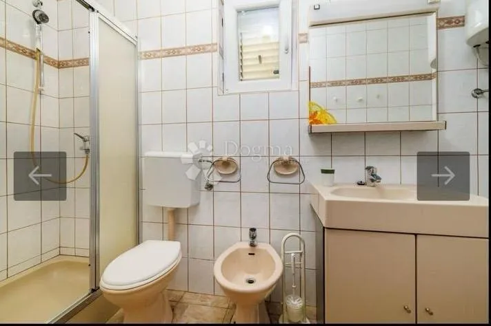 karlobag cesarica kuća prvi red do mora - slika 17