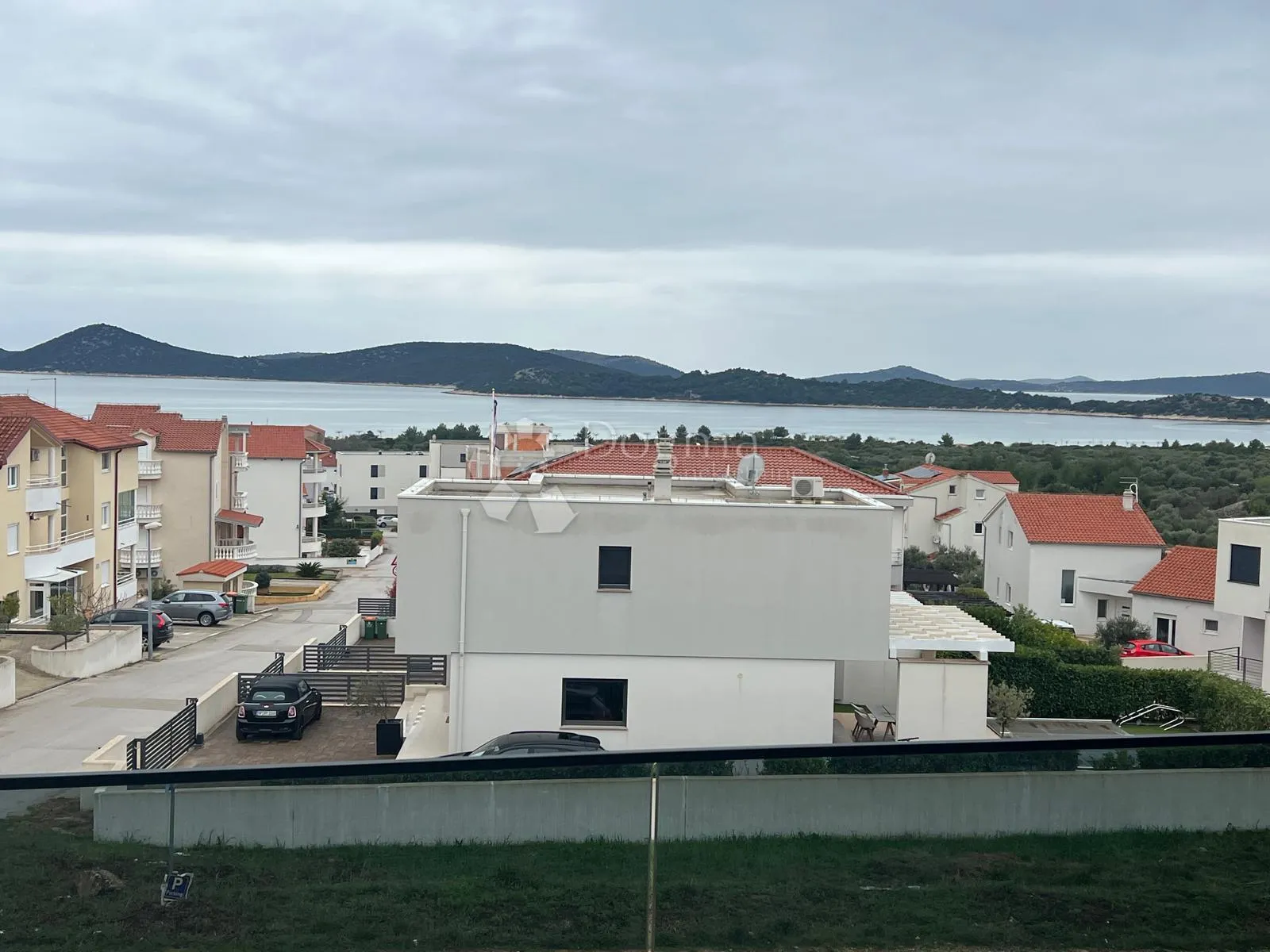 vodice - luksuzna dvojna kuća sa bazenom i pogledom s2 - slika 2