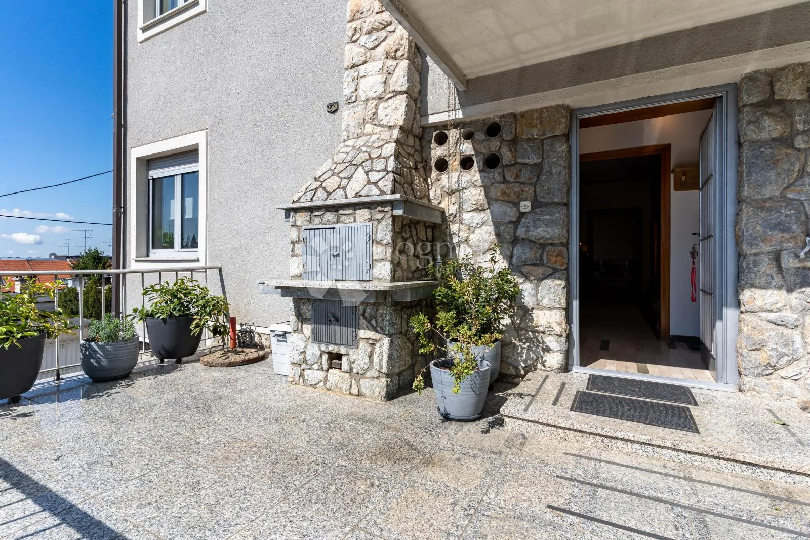 prostran dvoetažni stan s dvije panoramske terase – pantovčak / britanski trg, 200 m² - slika 2