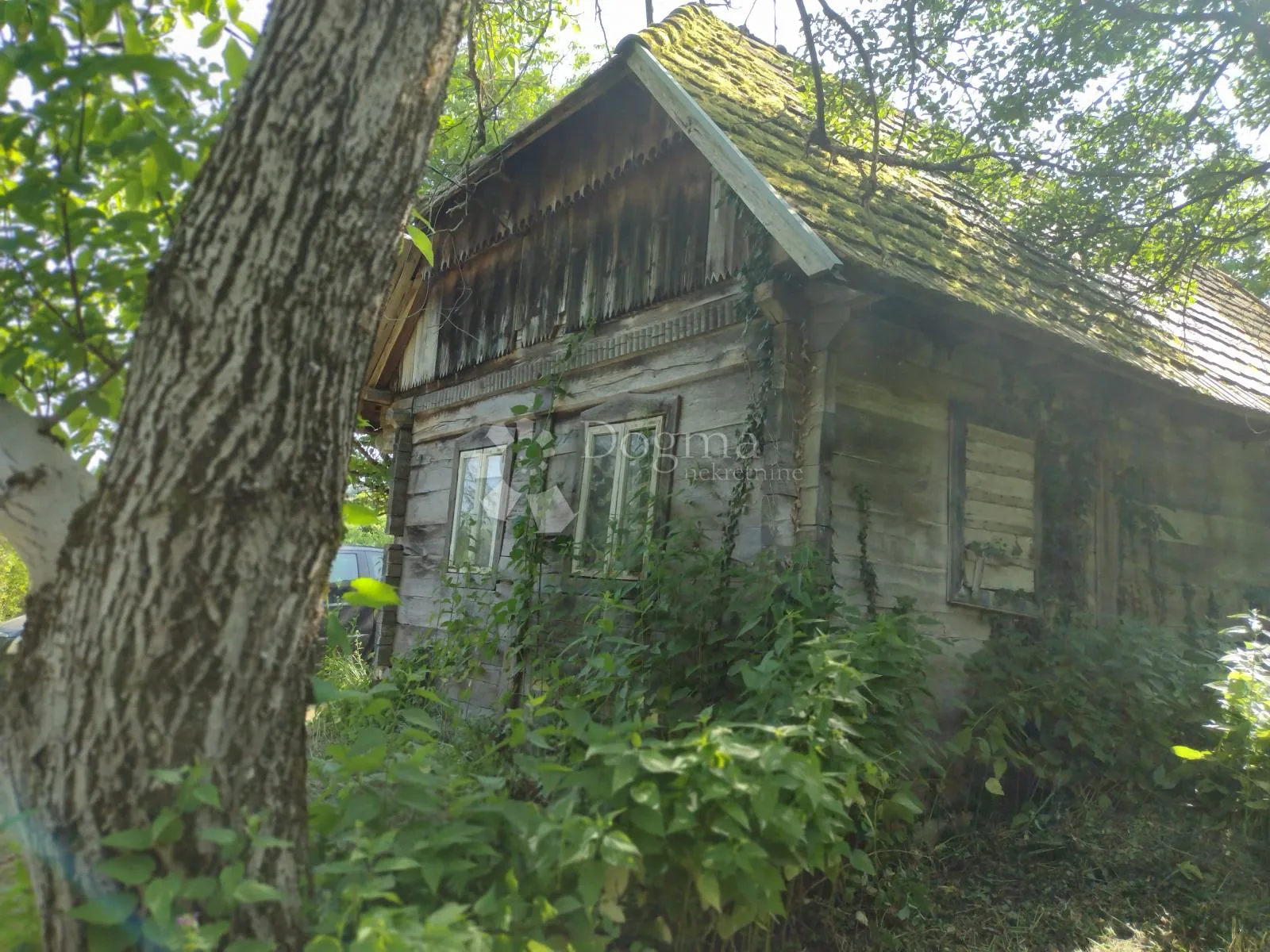 romantična kućica u blizini potoka - slika 7