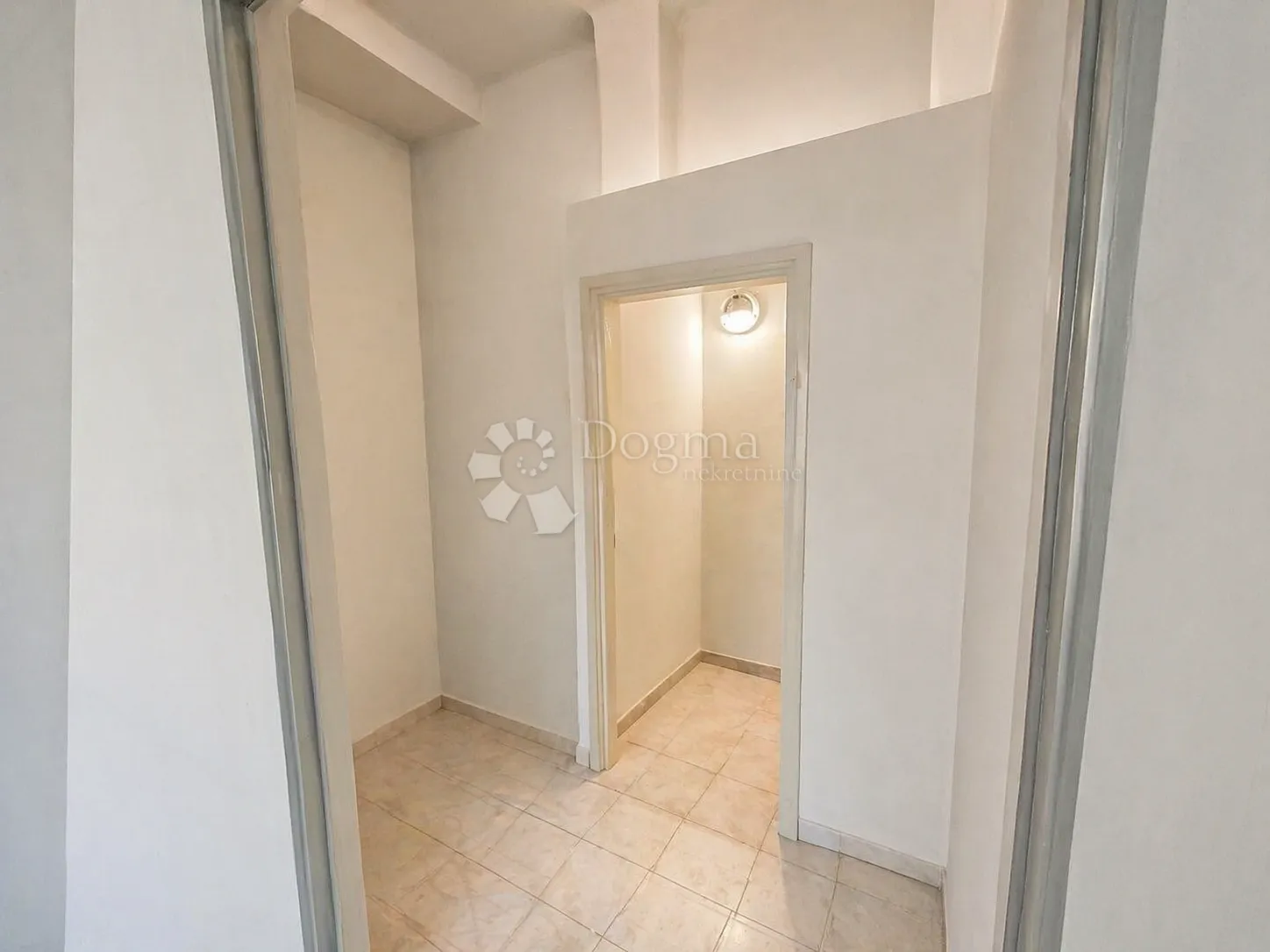 top lokal selska | 55m² + skladište | parking - slika 4