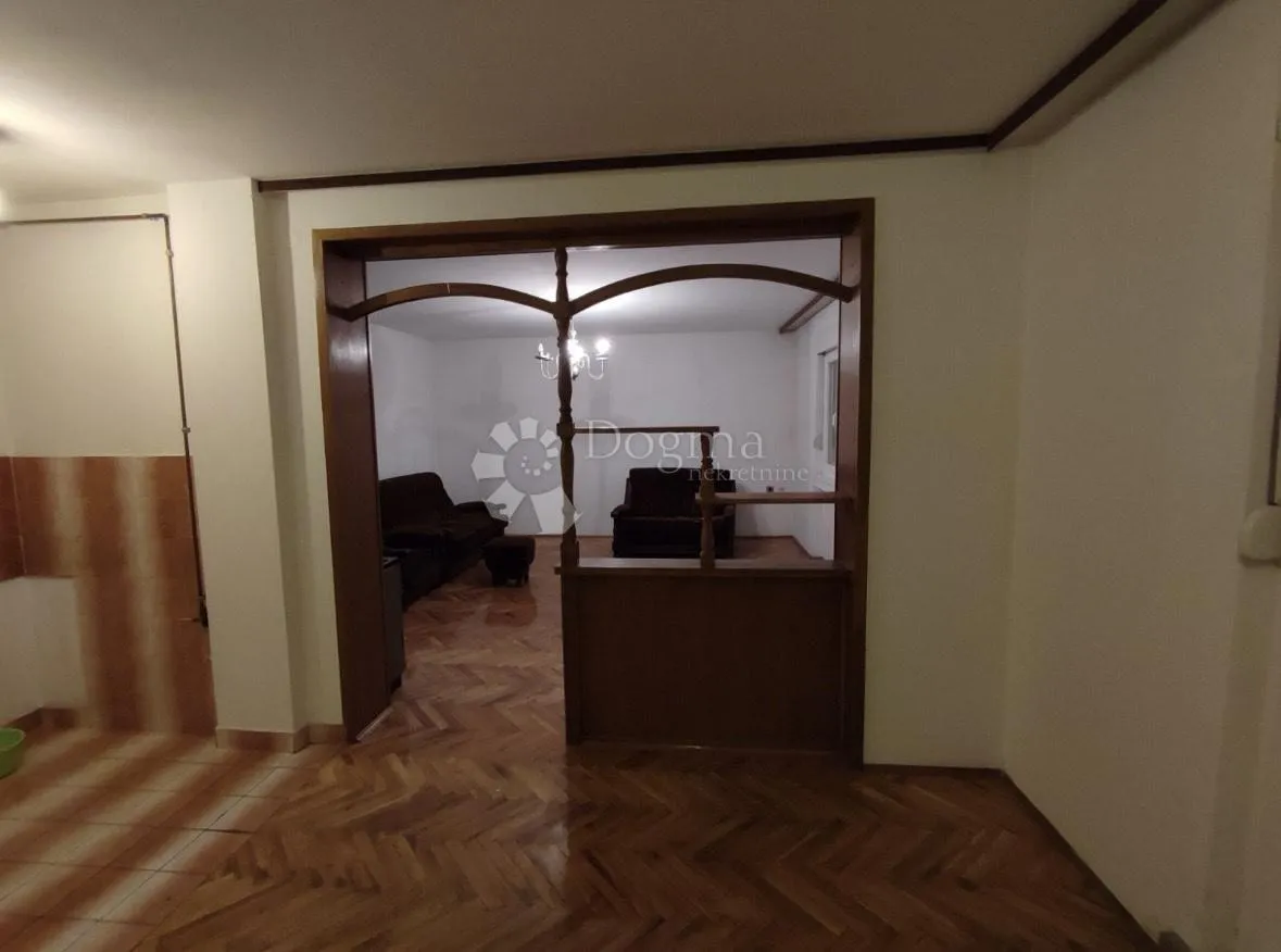 kuća s 3 stana – živite i zarađujte! - slika 8