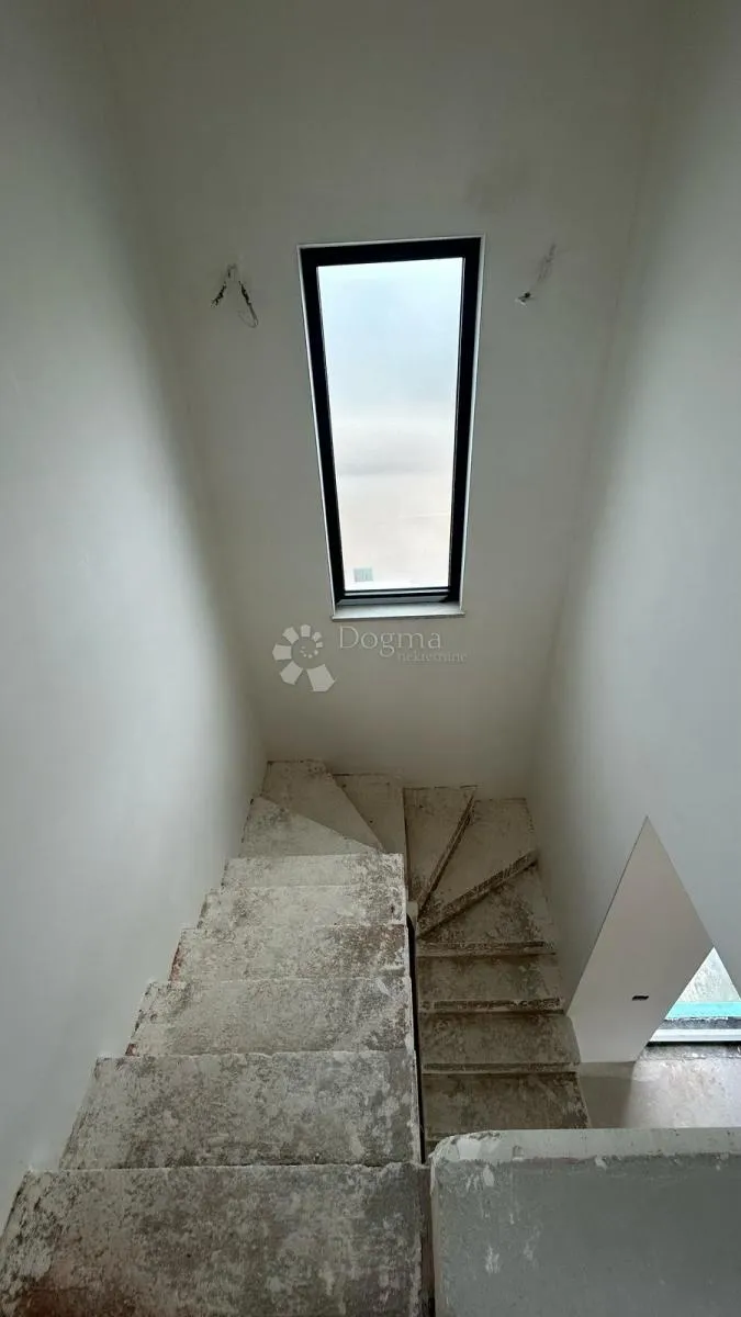 moderna kuća s podnim grijanjem i bazenom, poreč - slika 13