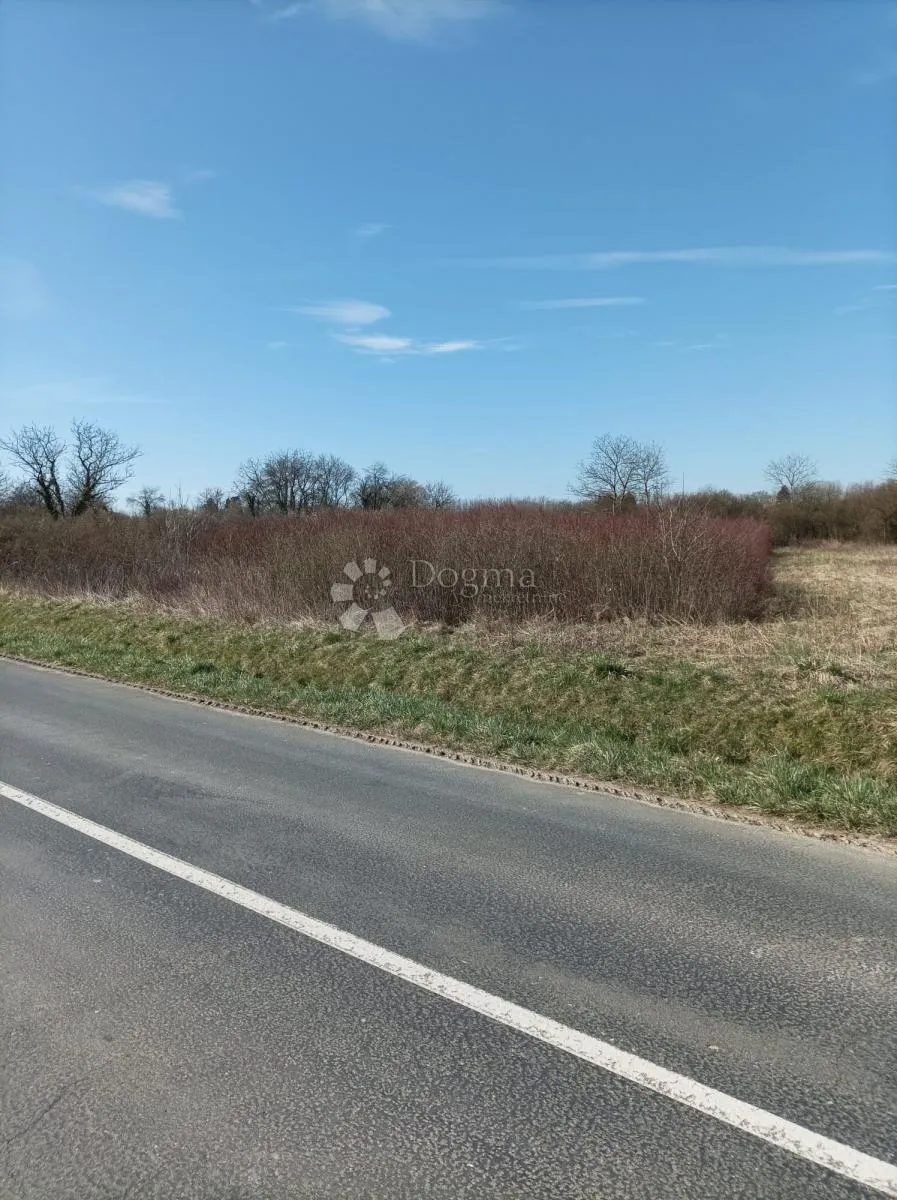 građevinsko zemljište 1952m² - slika 4