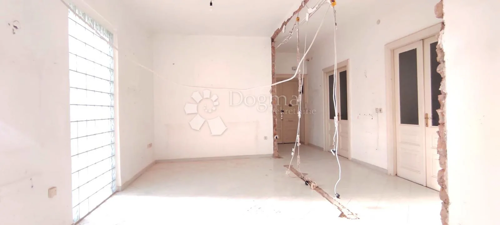 belveder – 3s+db s velikim dnevnim prostorom (32 m²), balkon, projekt adaptacije i nova pvc stolarija uključena - slika 14
