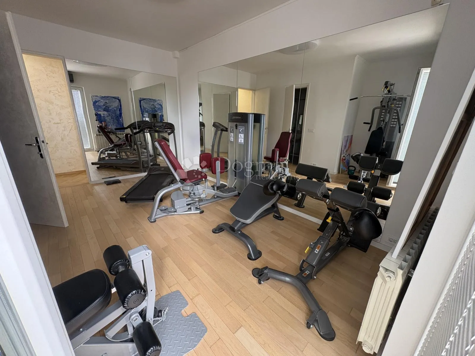 vrhovec 192 m² – panoramski pogled na zagreb, terase, garaža - slika 17
