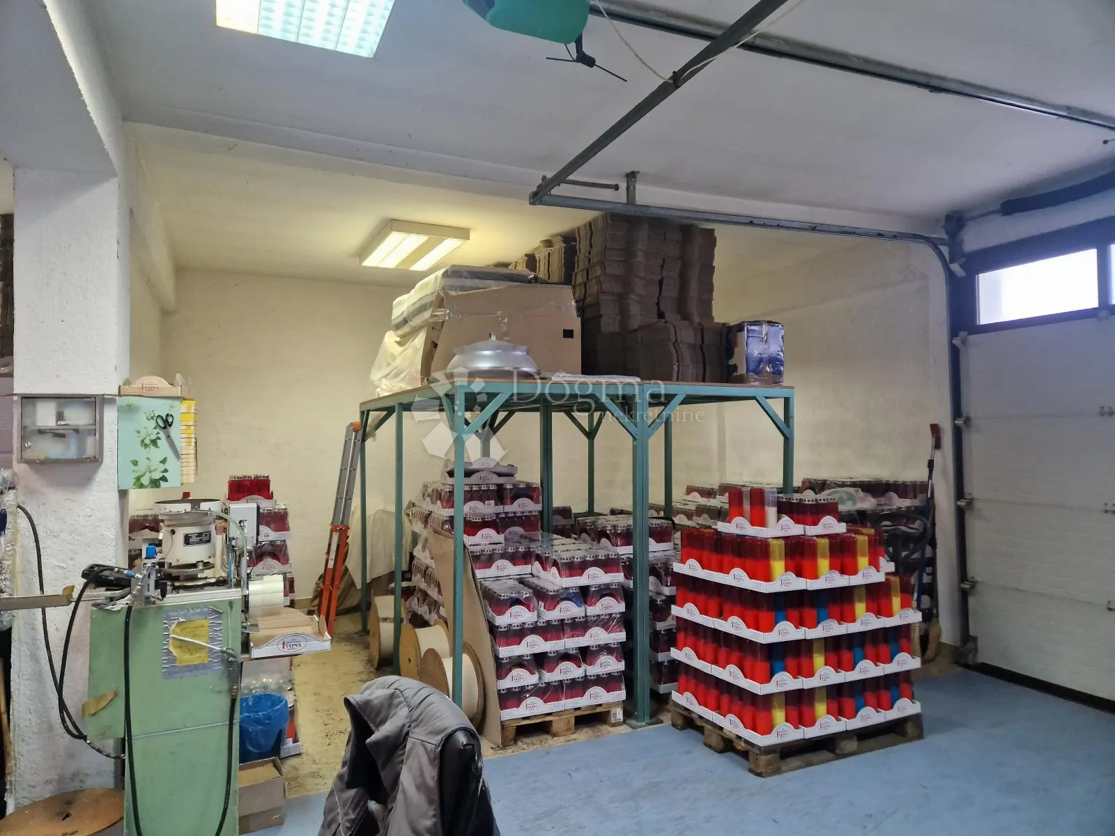 poslovni prostor: 300 m2 - slika 5