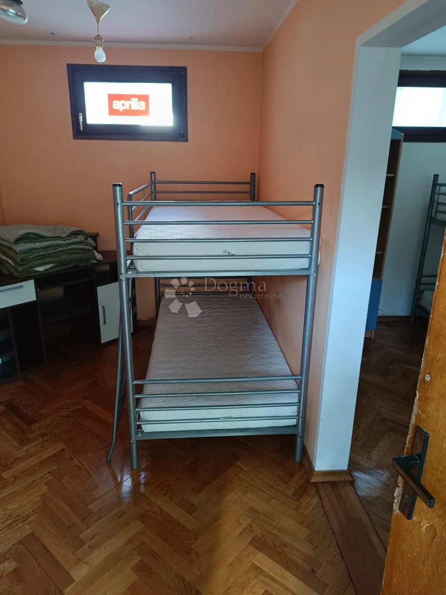 kuća s pet soba - slika 12