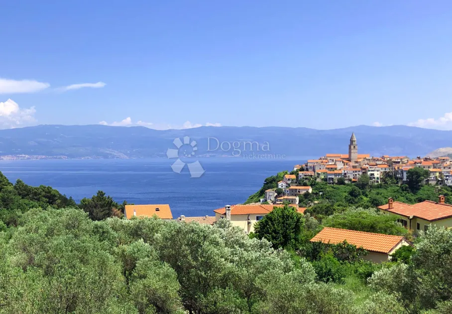 VRBNIK - PANORAMSKI POGLED 200 m OD MORA