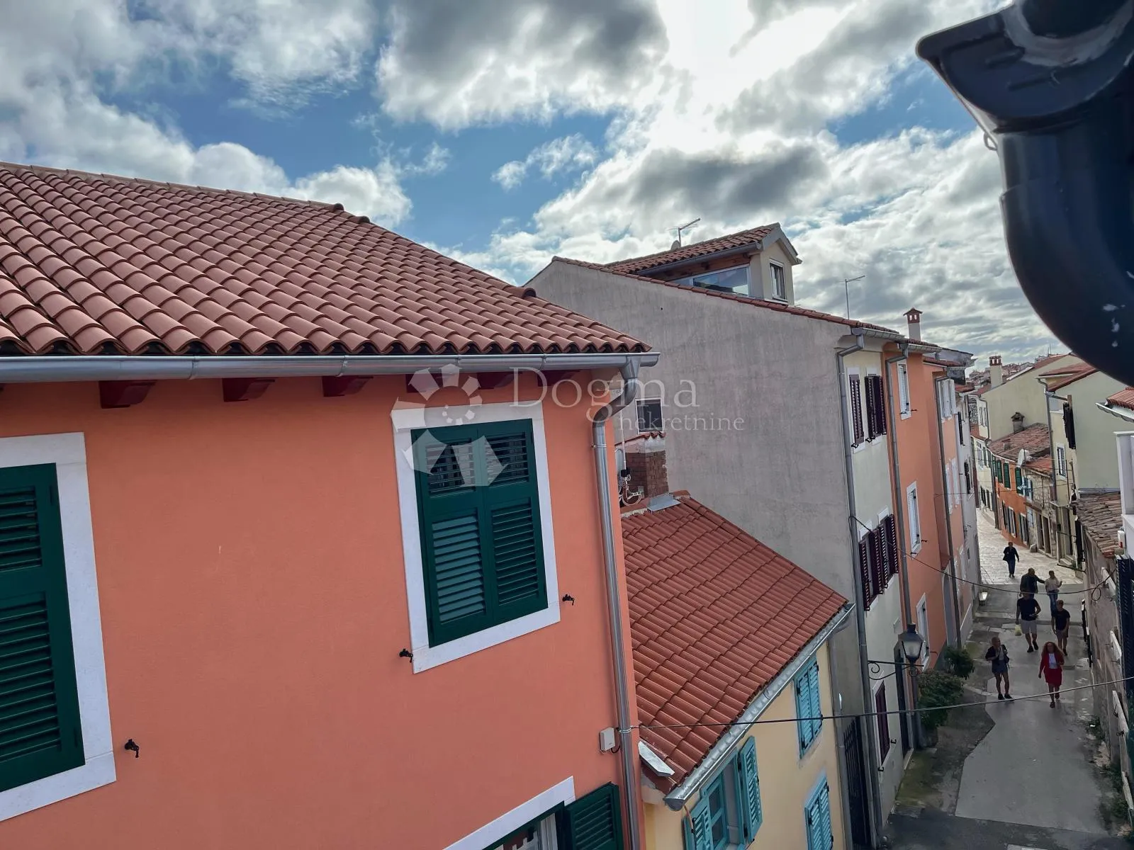 renovirana kuća u centru rovinja - slika 10