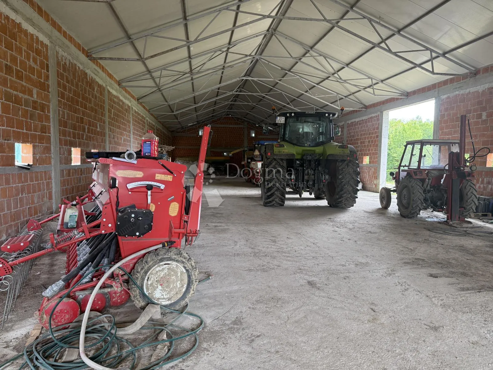 poljoprivredno zemljište 12.063 m² s gospodarskom zgradom 600 m² - slika 14
