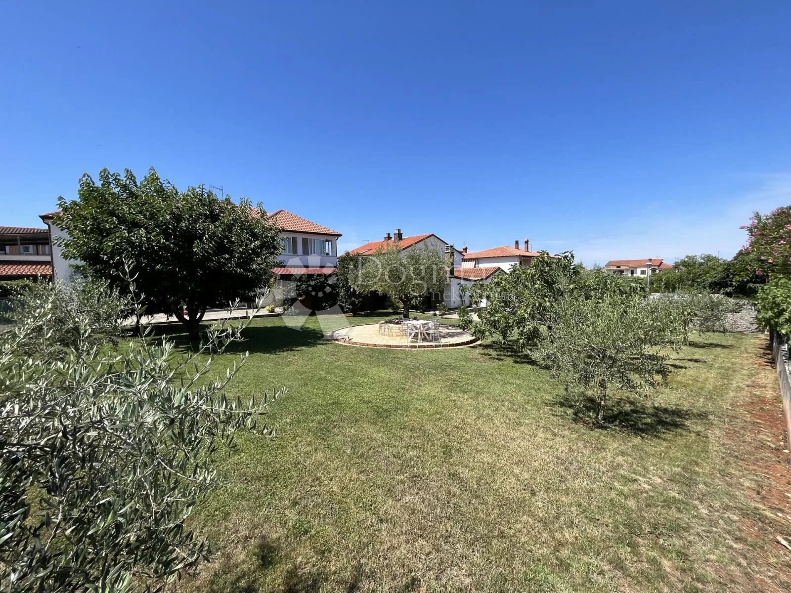 prekrasna villa s bazenom - slika 6