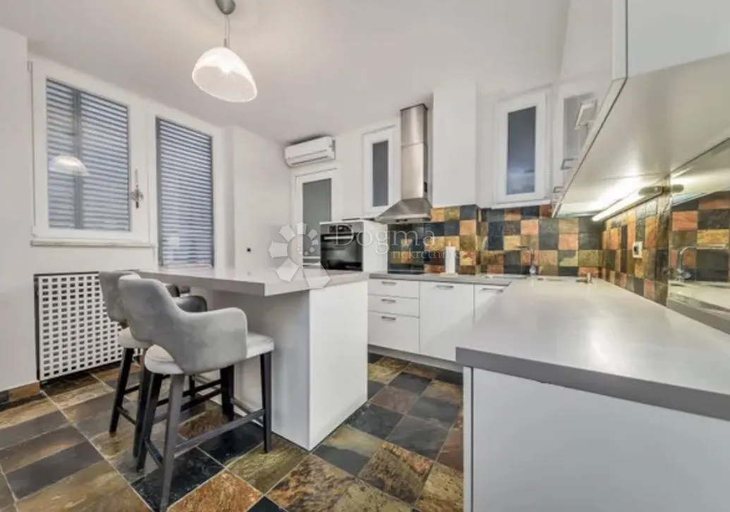 zagreb centar – trosoban stan 160 m² s parkingom - slika 8