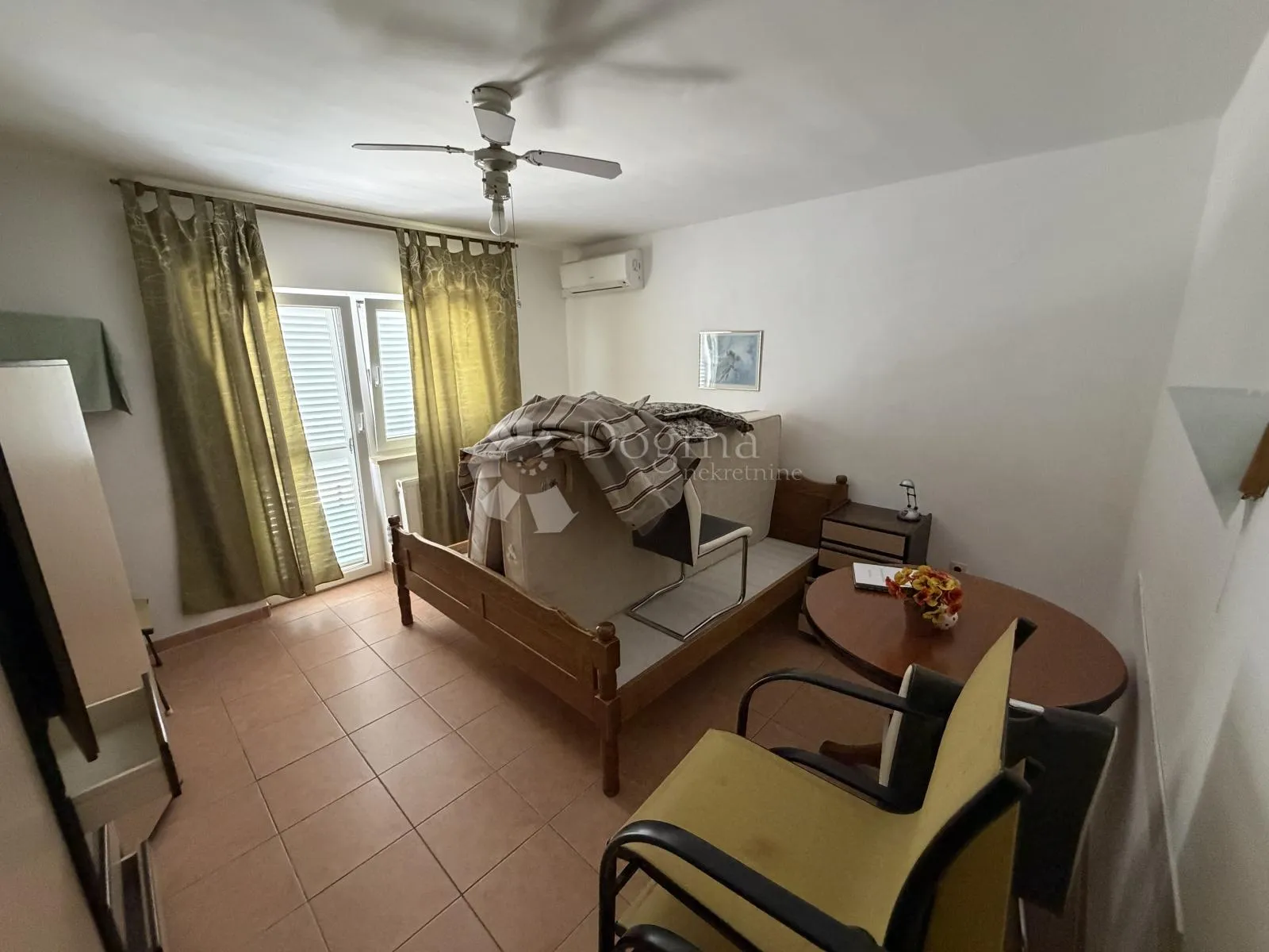 prilika u brodarici- kuća blizu mora, s 6 apartmana i 3-sobnim stanom!! - slika 53