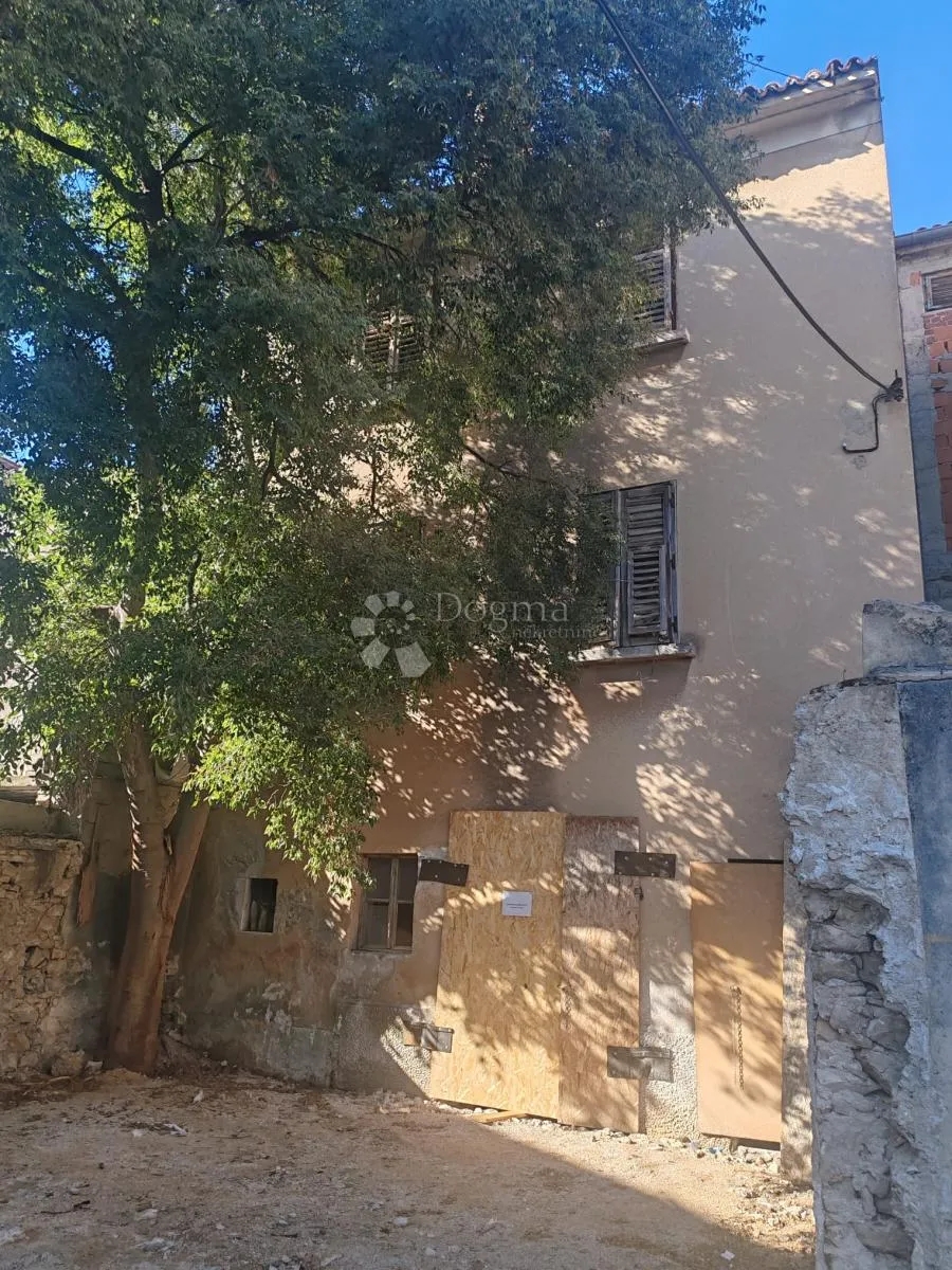 šibenik - varoš - dva stana za adaptaciju - slika 9