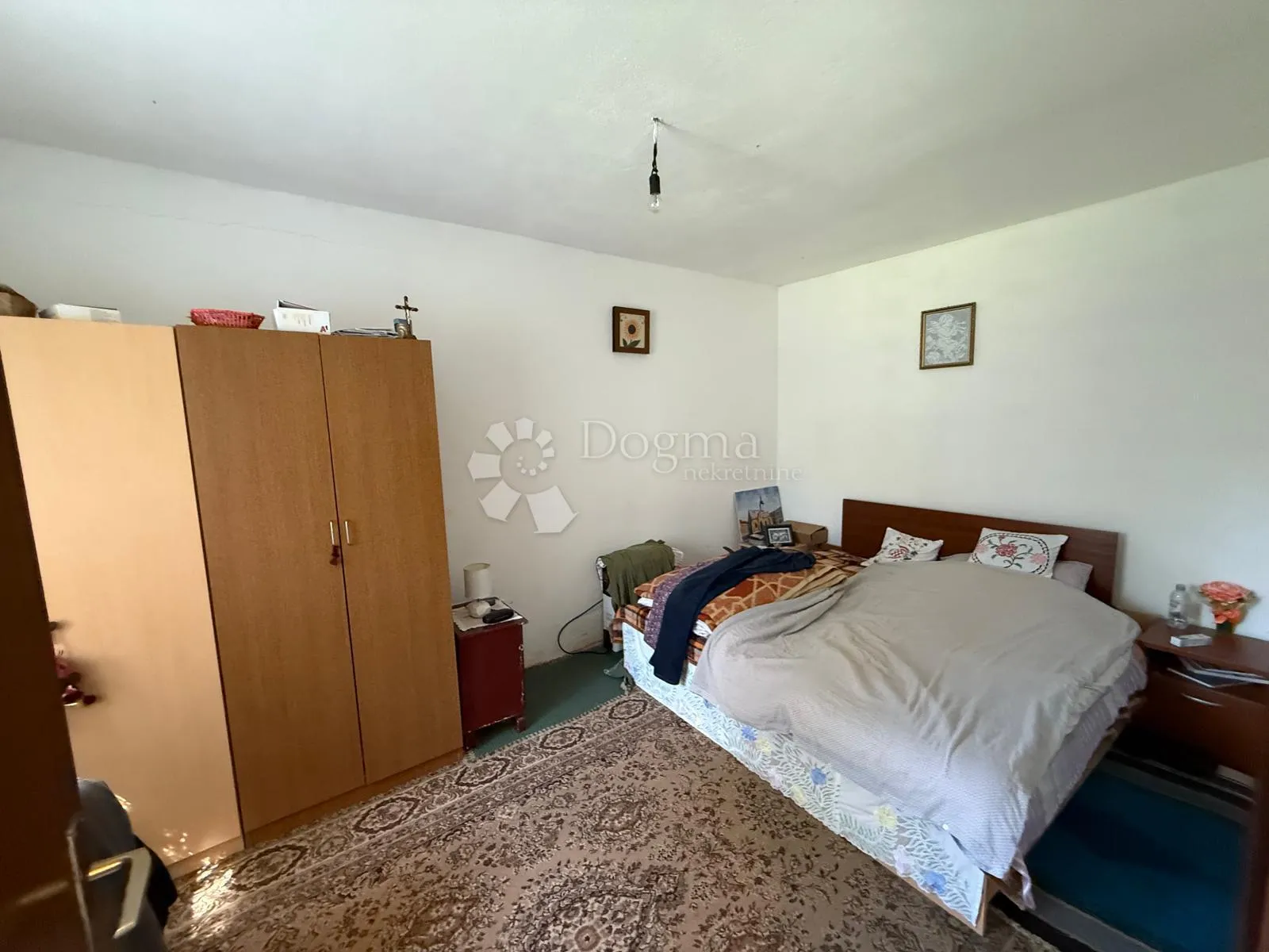 kuća s uređenim dvorištem 2088 m2 , 70% izgradivosti - slika 11