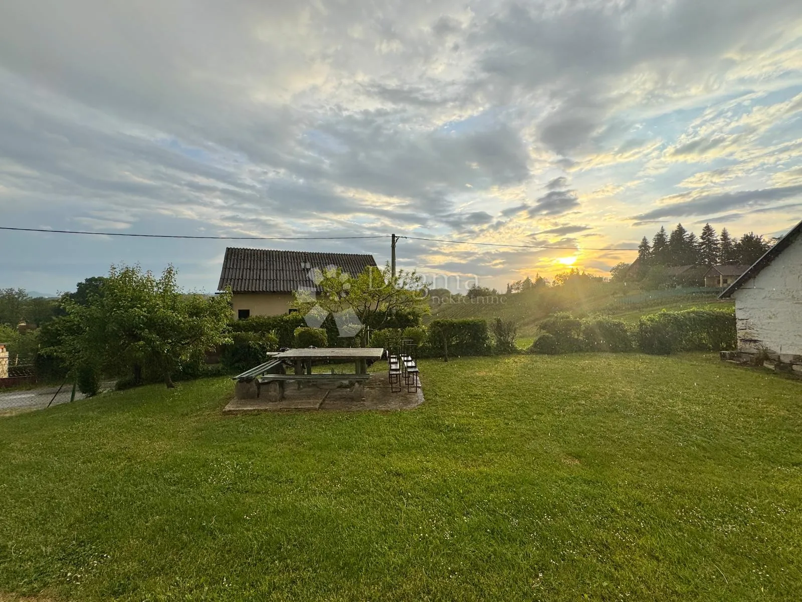 privatno imanje s vinogradima i pogledom na varaždin - slika 16