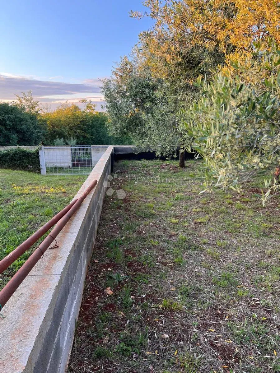 samo kod nas! građevinsko zemljište 1,5 km od mora - slika 10