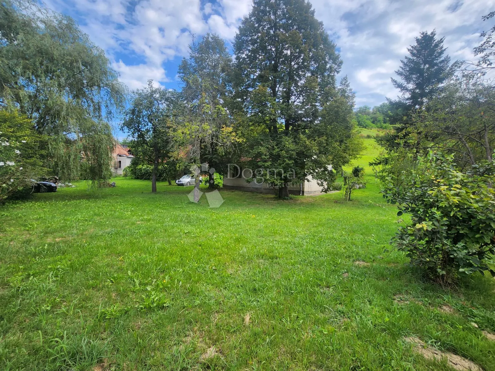 kuća sa pomoćnim objektom i 7.438m² okućnice 4 min od krapinskih toplica! - slika 4