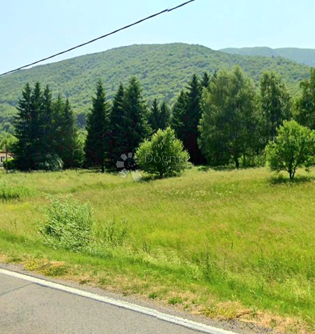 imanje u centru korenice - slika 2