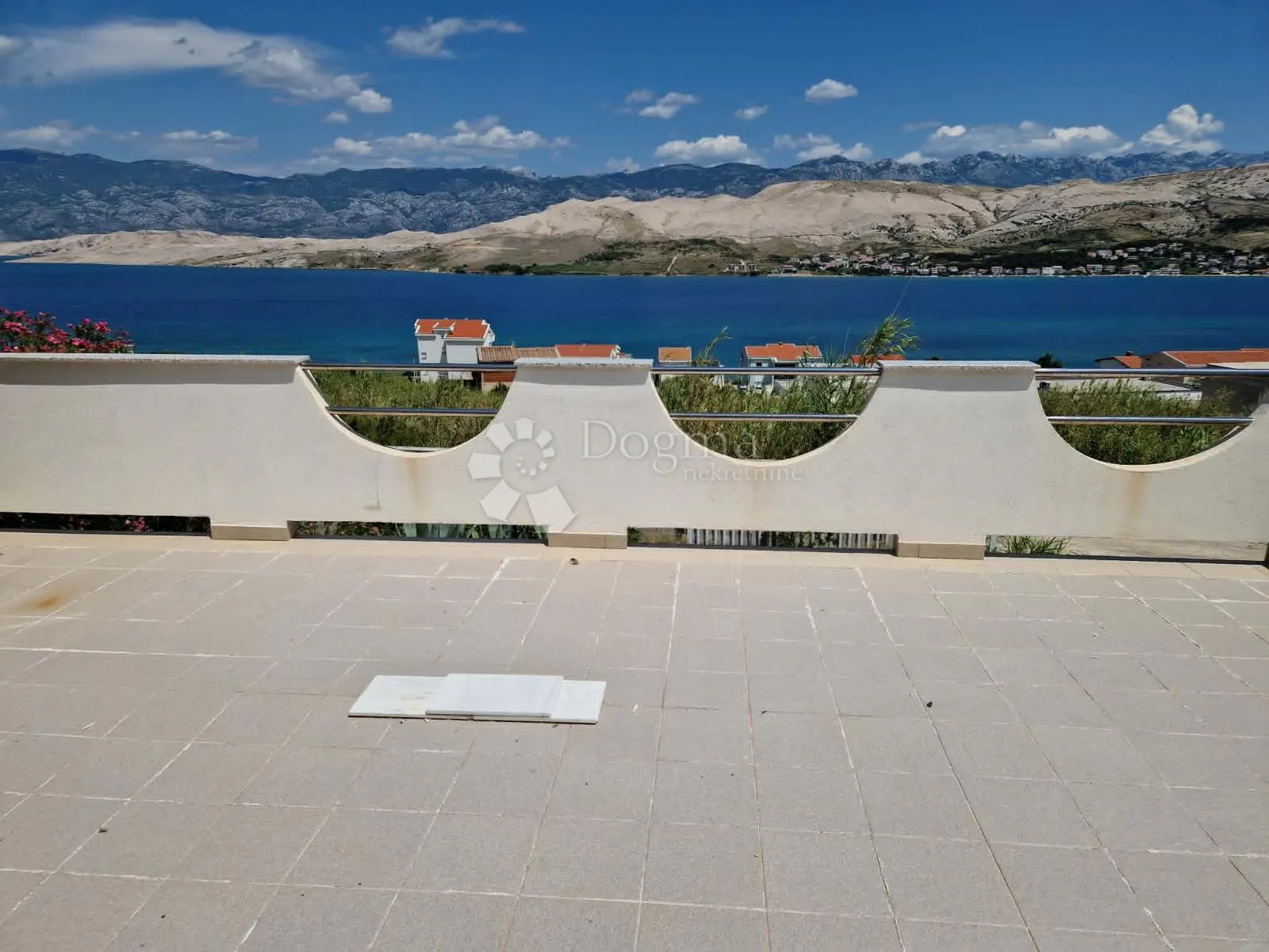 pag - kuća s 2 apartmana 282,80 m2 - 250 m od mora - slika 31