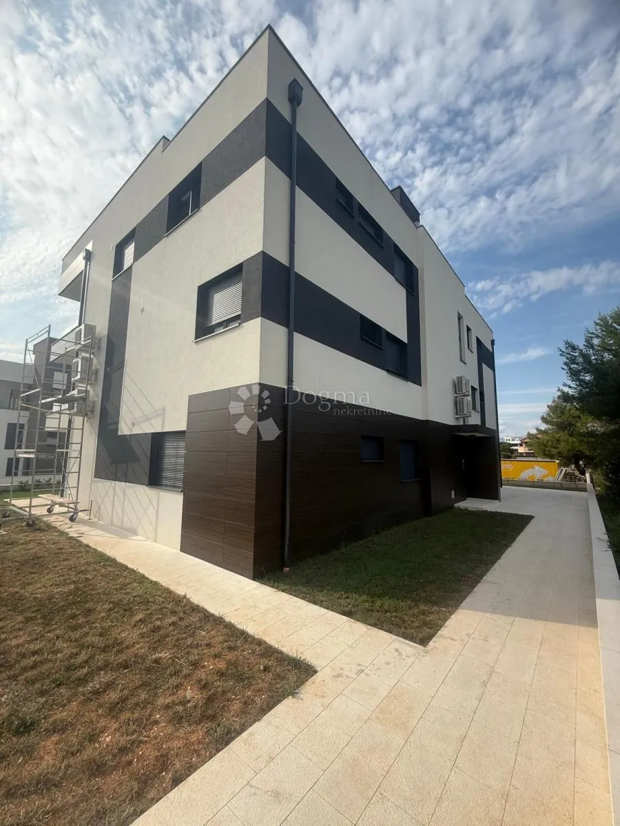 predivan penthaus 20 metara od mora - slika 2
