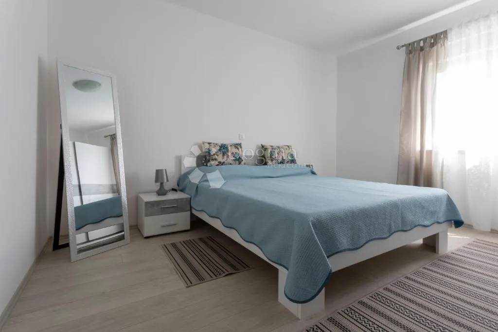 apartman sa bazenom u zatonu - slika 13