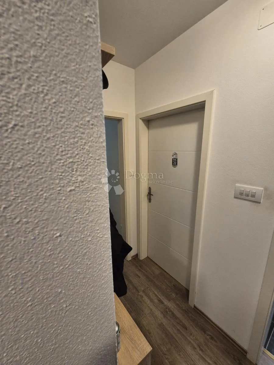 ekskluzivno! prostrani apartman 69 m² + 172 m² okućnice - slika 8