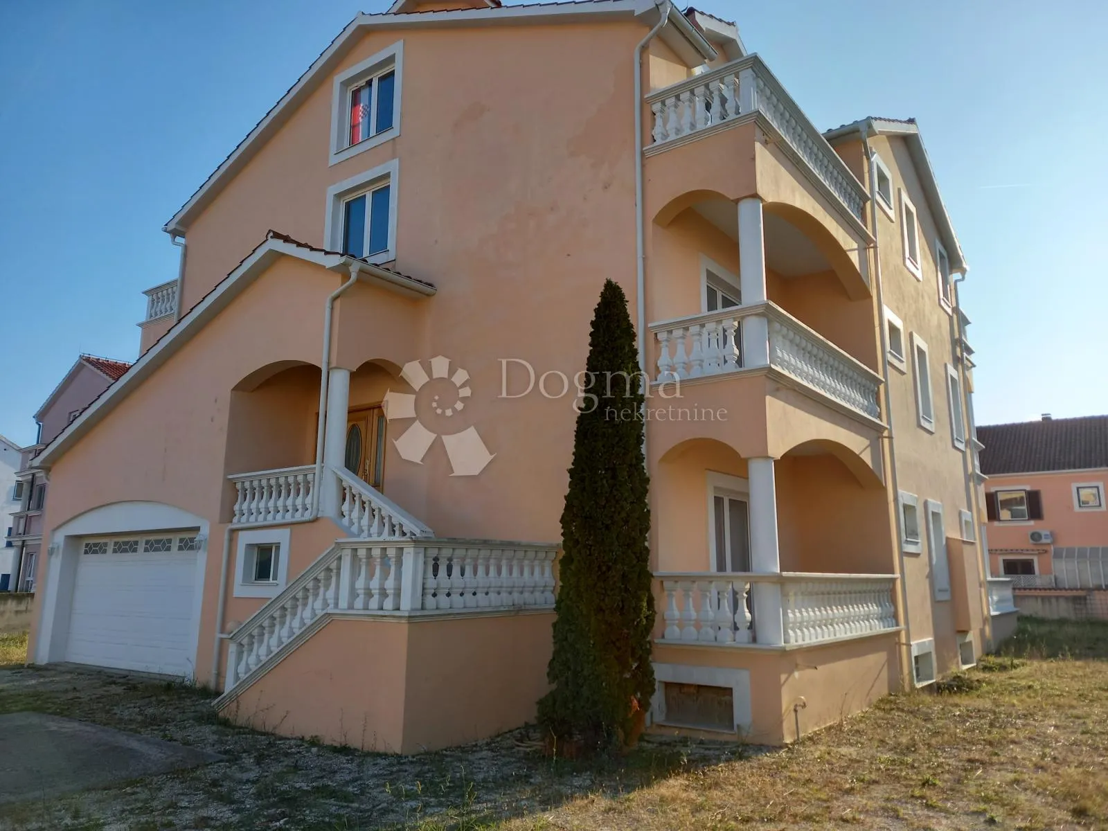 vodice - kuća 800 m2 odlična prilika - slika 11