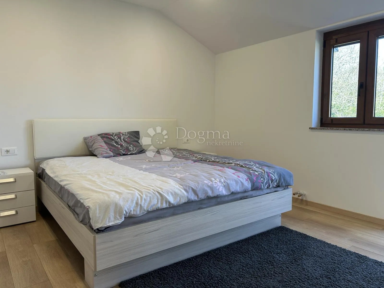 srdoči – 3s+db, etaža kuće, pogled more, balkon - slika 9
