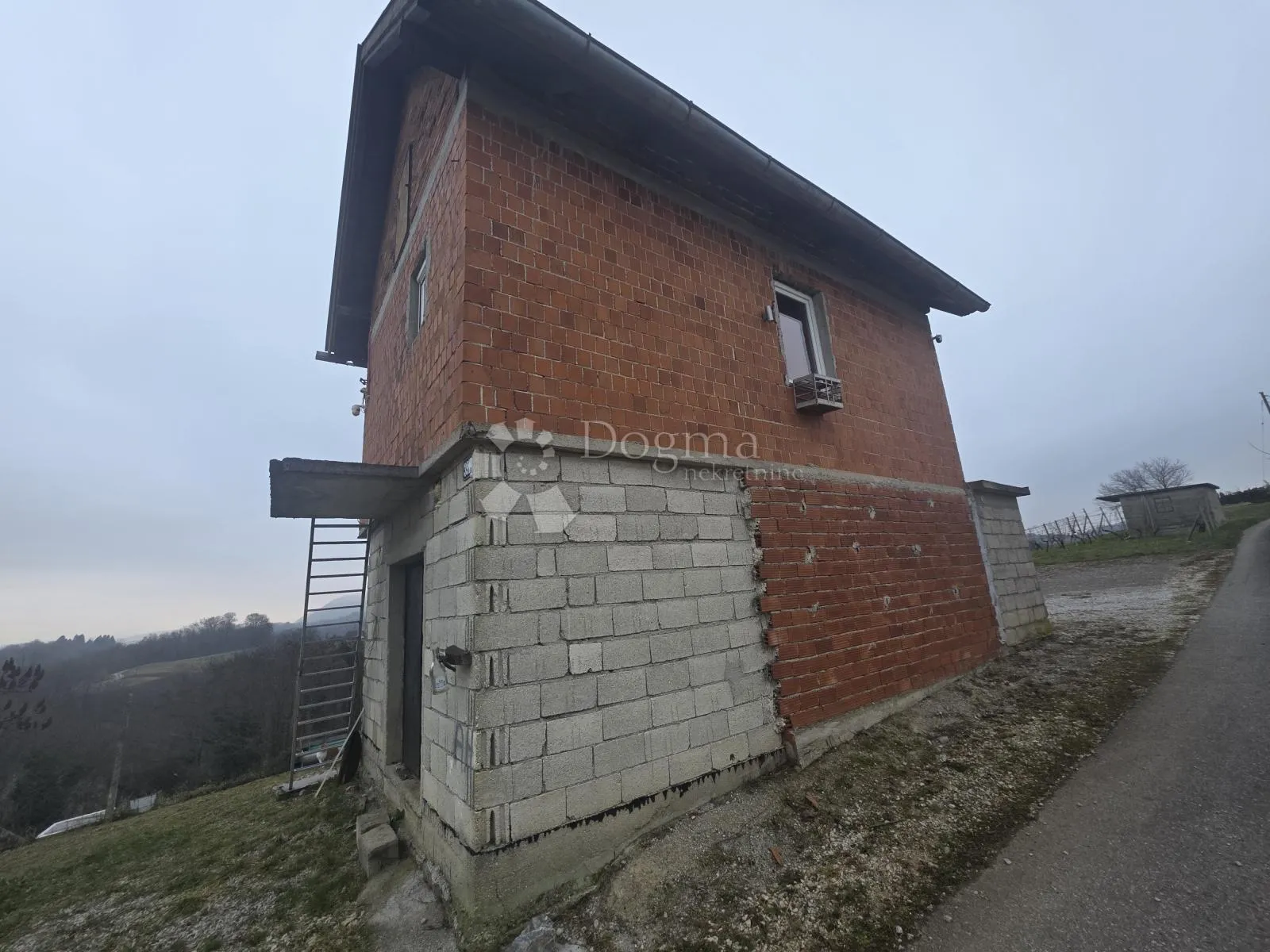 kuća za odmor sa nogometnim igralištem nadomak krapine i zaboka! - slika 2