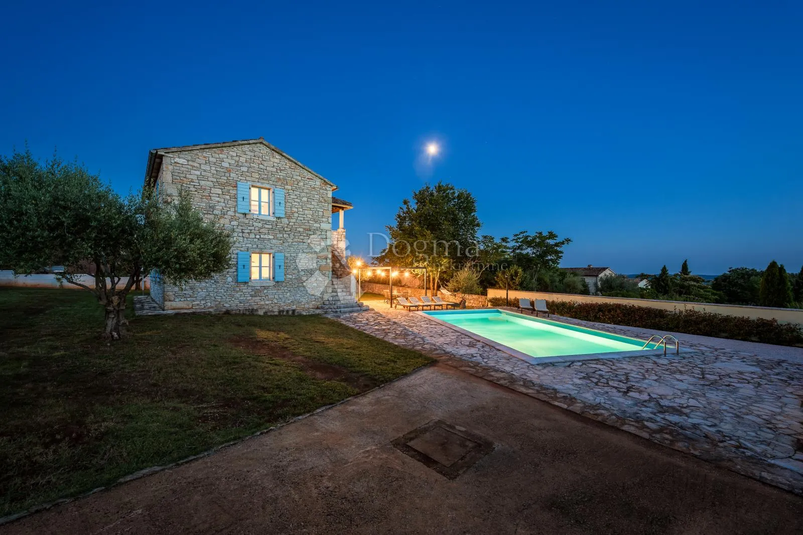 prekrasna kamena vila u okolici poreča s 3 spavaće sobe - slika 19