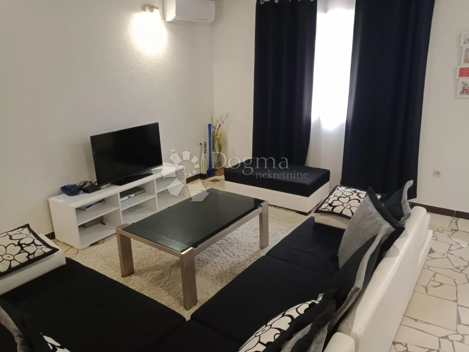 hreljin samostojeća kuća sa dva stana - slika 32