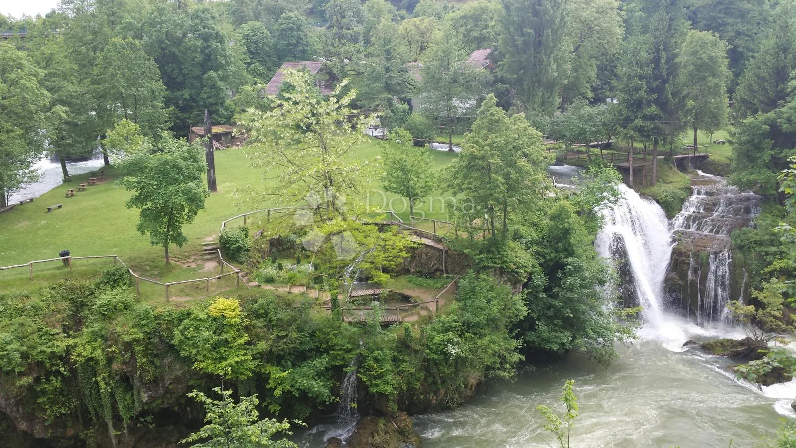 građevinsko zemljište blizu plitvičkih jezera - slika 2