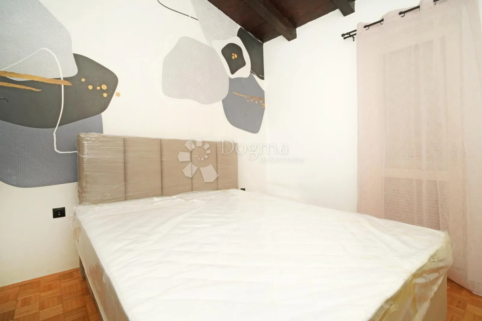 elegantna prizemnica u nizu 82 m²- červar - slika 6