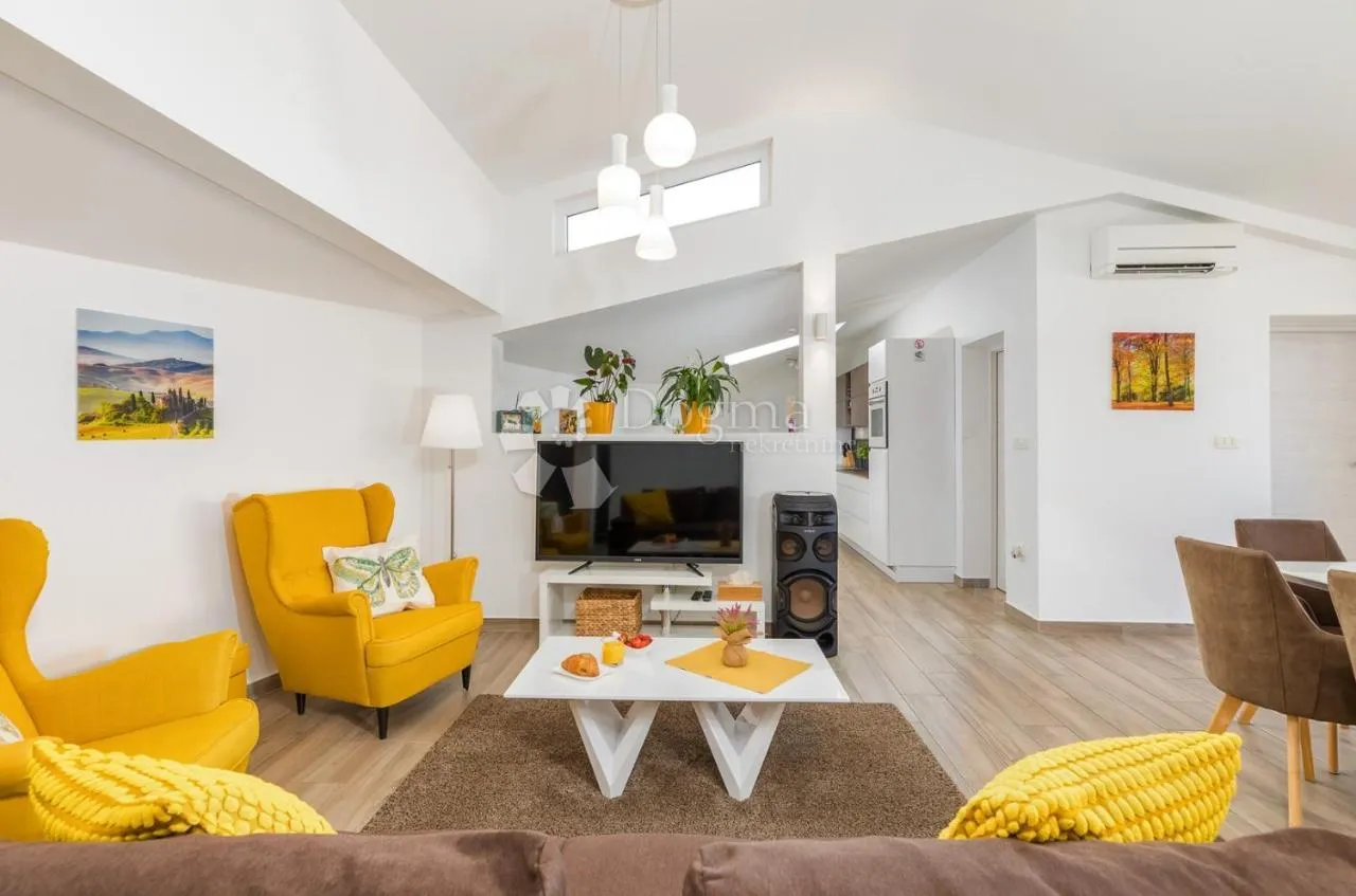 villa u banjolama 150m2 za dugoročni najam - slika 20