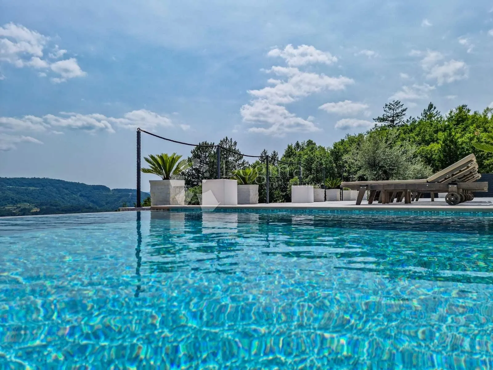 luksuzna villa na osami - slika 35