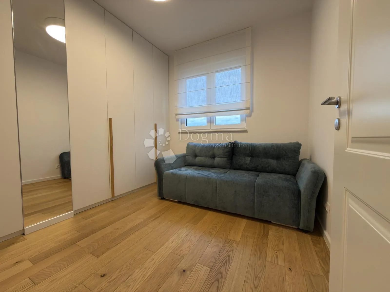 penthouse sesvete | 129 m2 | dizajnerski uređen - slika 11