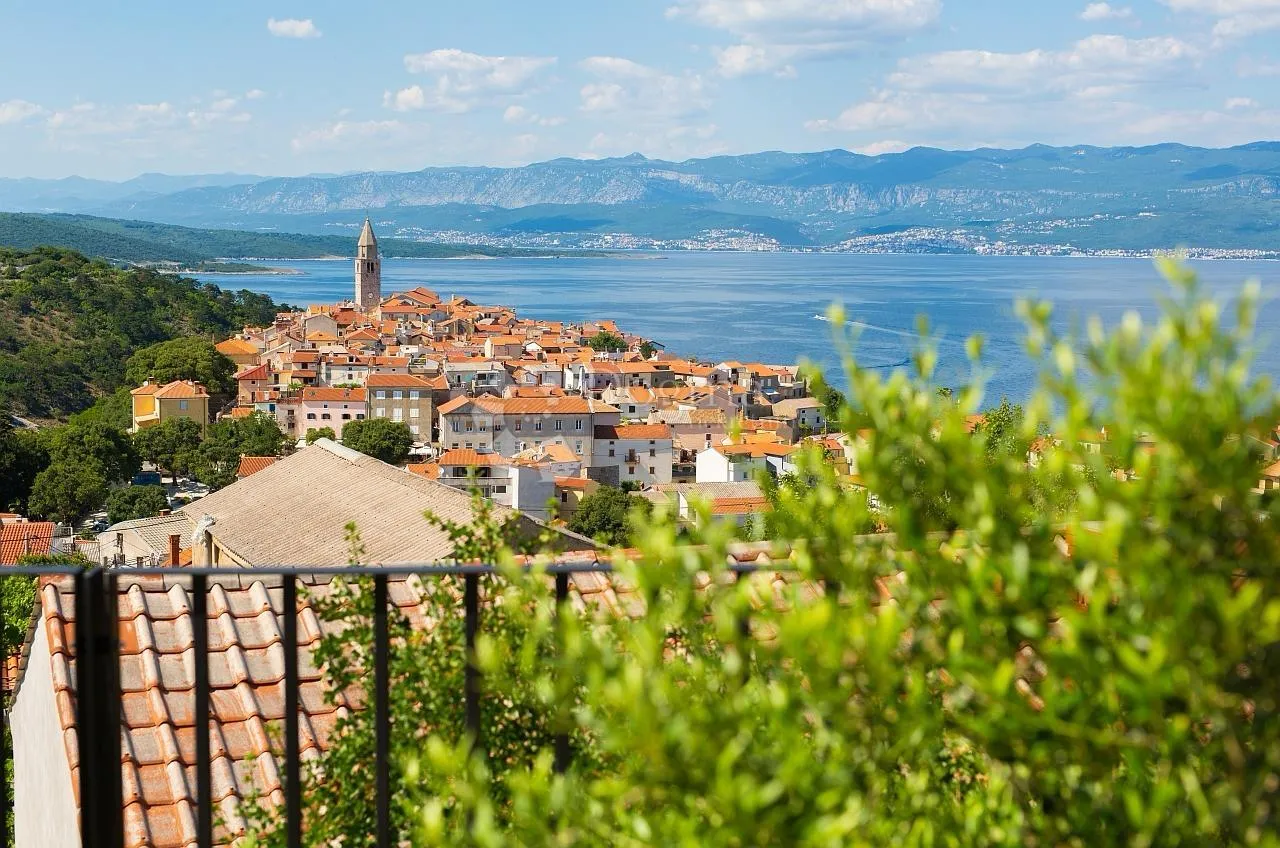 vrbnik, krk – kuća s očaravajućim panoramskim pogledom na more - slika 8