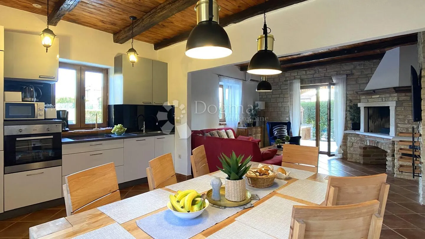 prekrasna vila s bazenom – idealna prilika za investiciju! - slika 9
